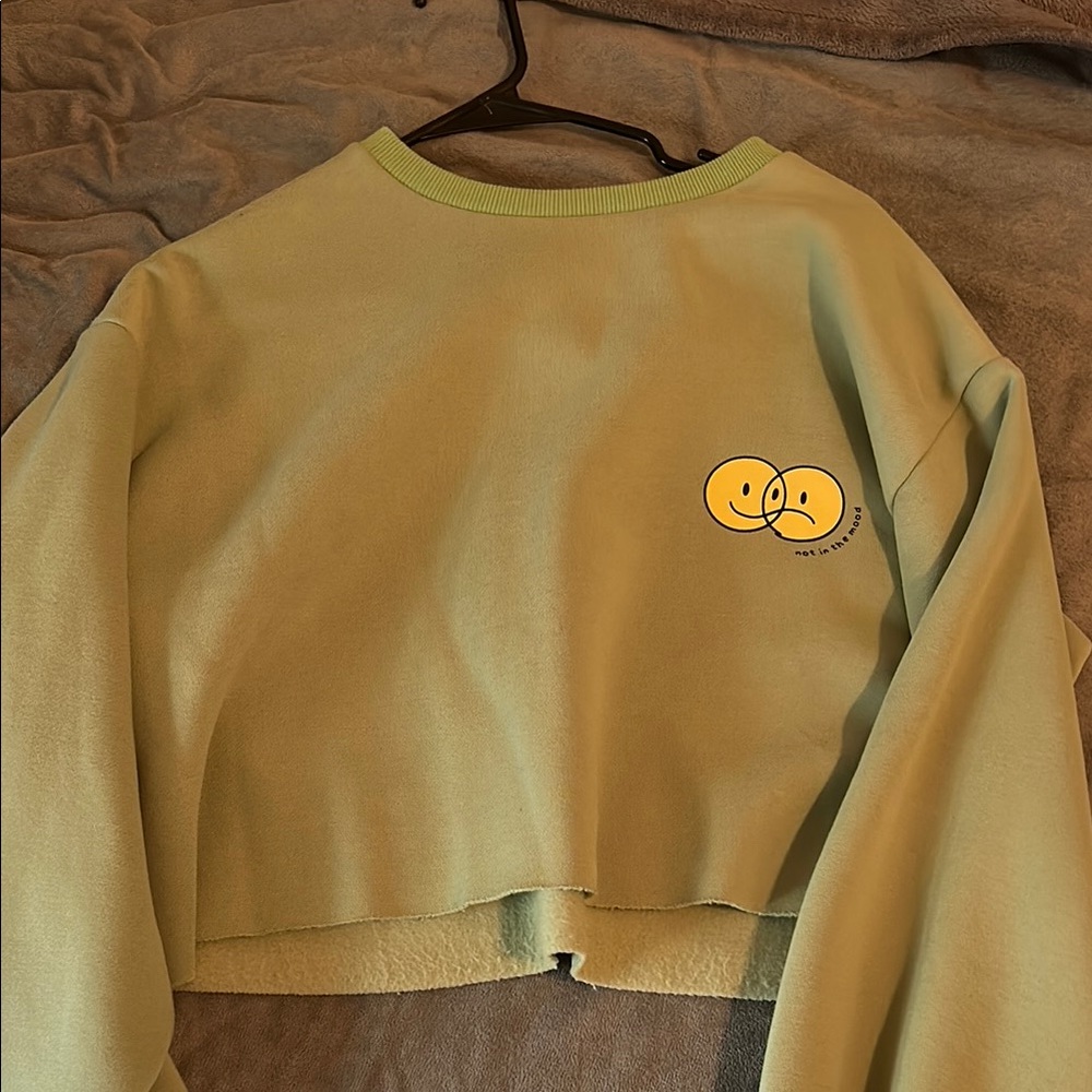 Light green Cropped Sweater with Smiley Graphic